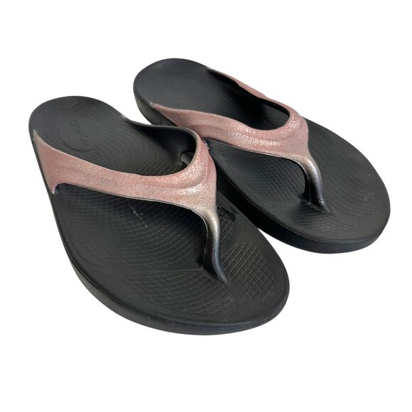 OOFOS OOlala Luxe Recovery Flip Flop Black Pink Sparkle, 8 - Picture 1 of 11